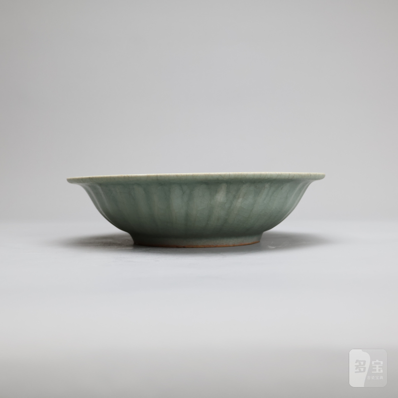 明代 龙泉窑粉青釉冰裂纹双鱼洗 - 图12
